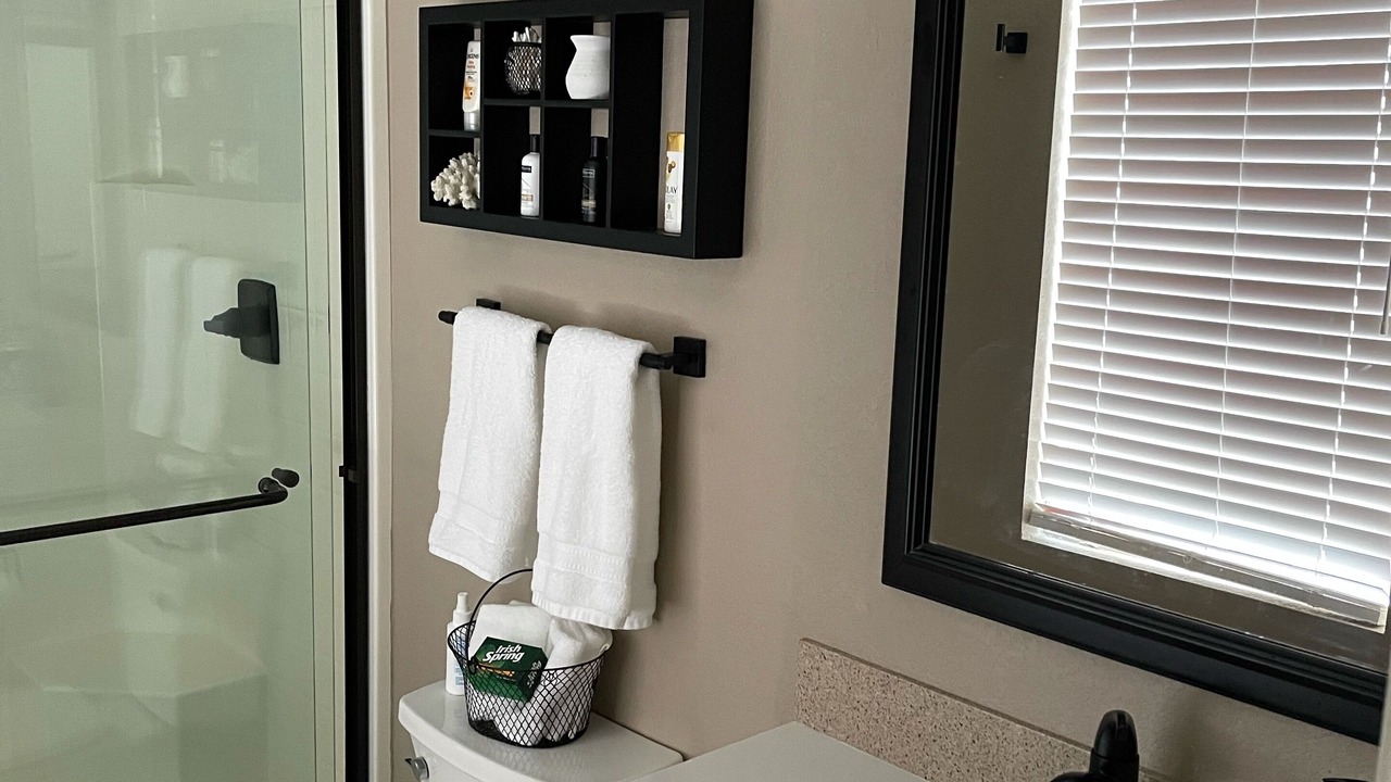 Photo of Bathroom in Surprise Farms