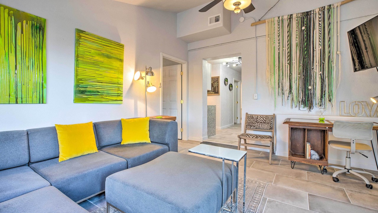 Photo of Livingroom in Laveen Village