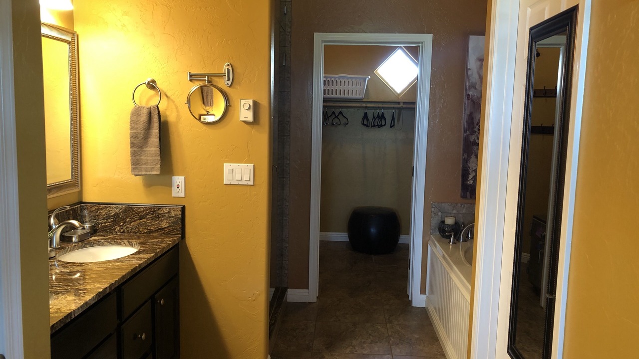 Photo of Bathroom in Carmel Pointe