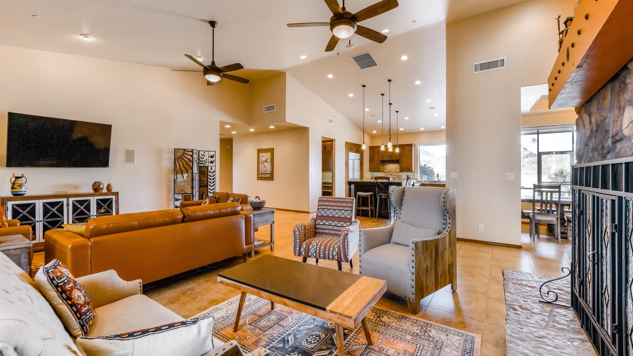 Photo of Livingroom in Oro Valley