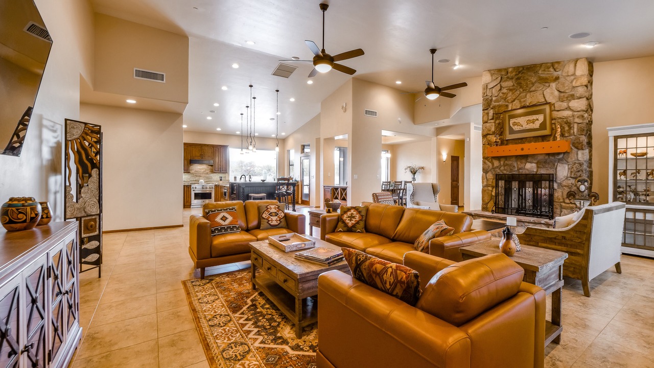 Photo of Livingroom in Oro Valley