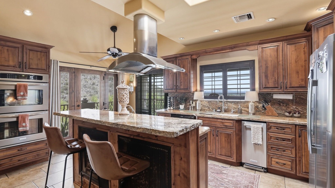 Photo of Kitchen in Summer Set
