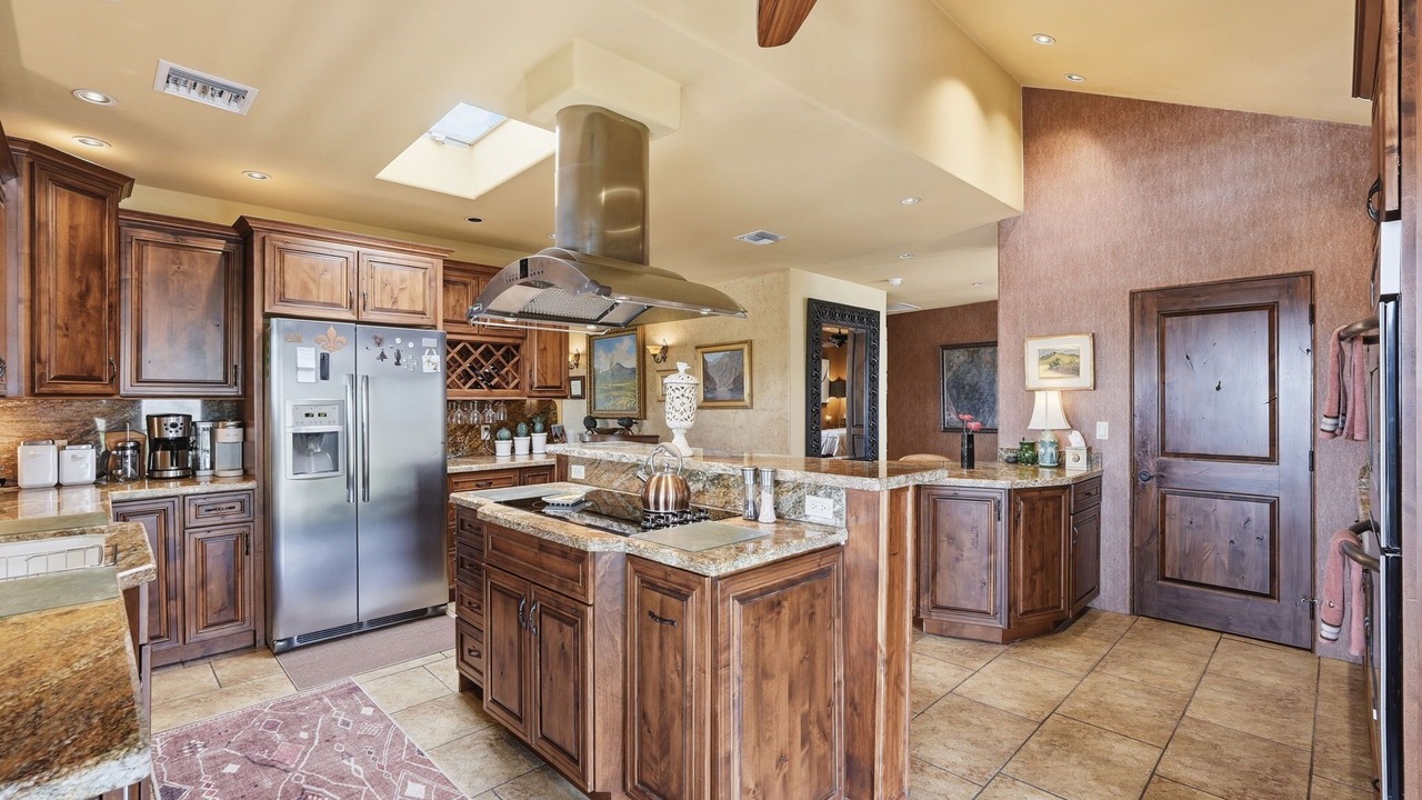 Photo of Kitchen in Summer Set