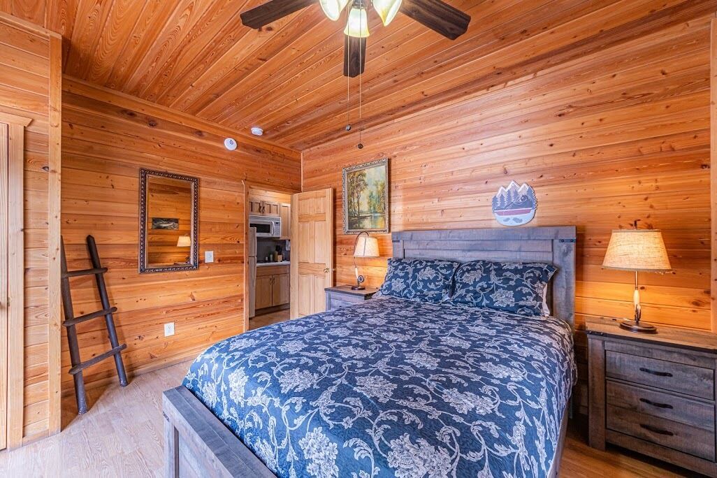 Photo of Bedroom in Christopher Creek