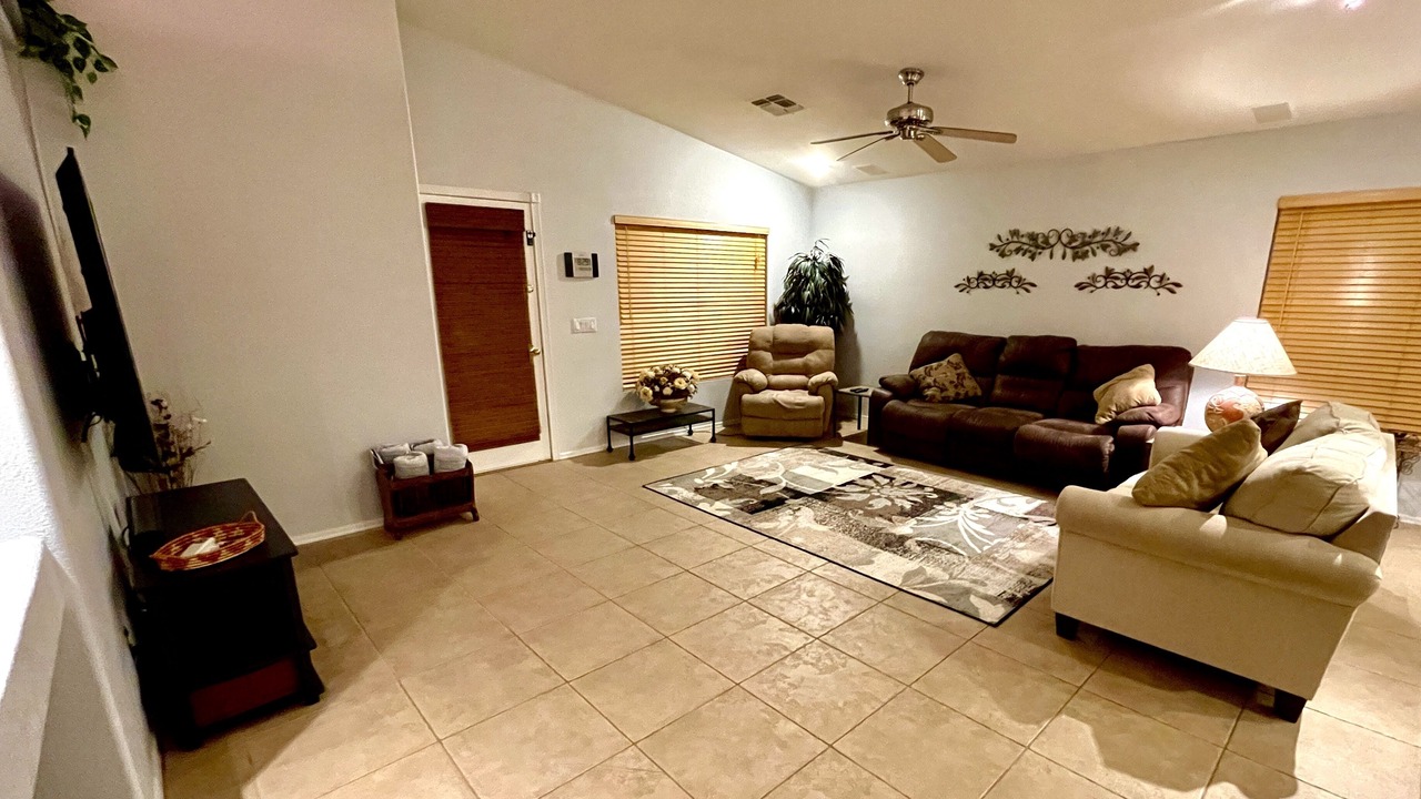 Photo of Livingroom in Canyon Ridge West