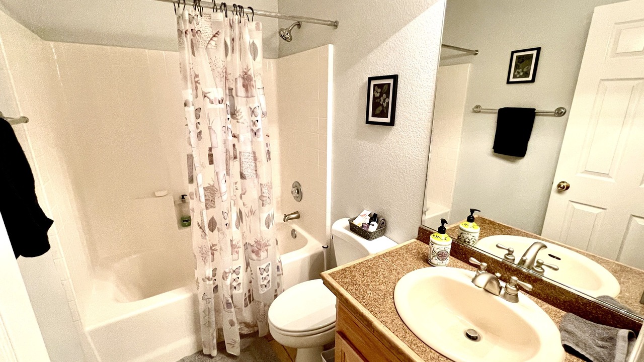 Photo of Bathroom in Canyon Ridge West