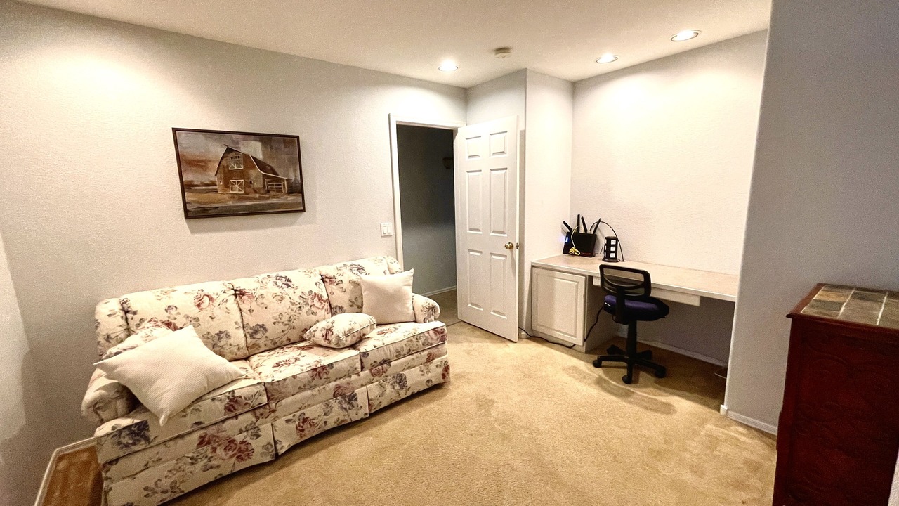 Photo of Livingroom in Canyon Ridge West