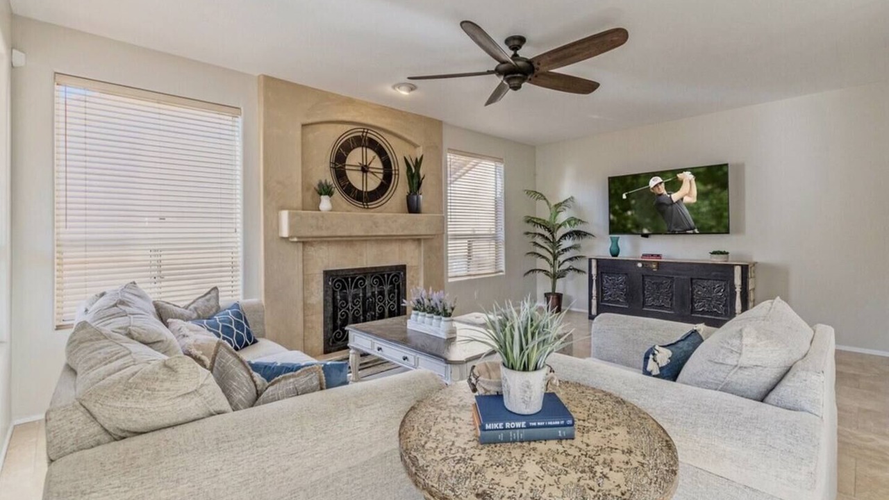 Photo of Bedroom in Paradise Valley Village