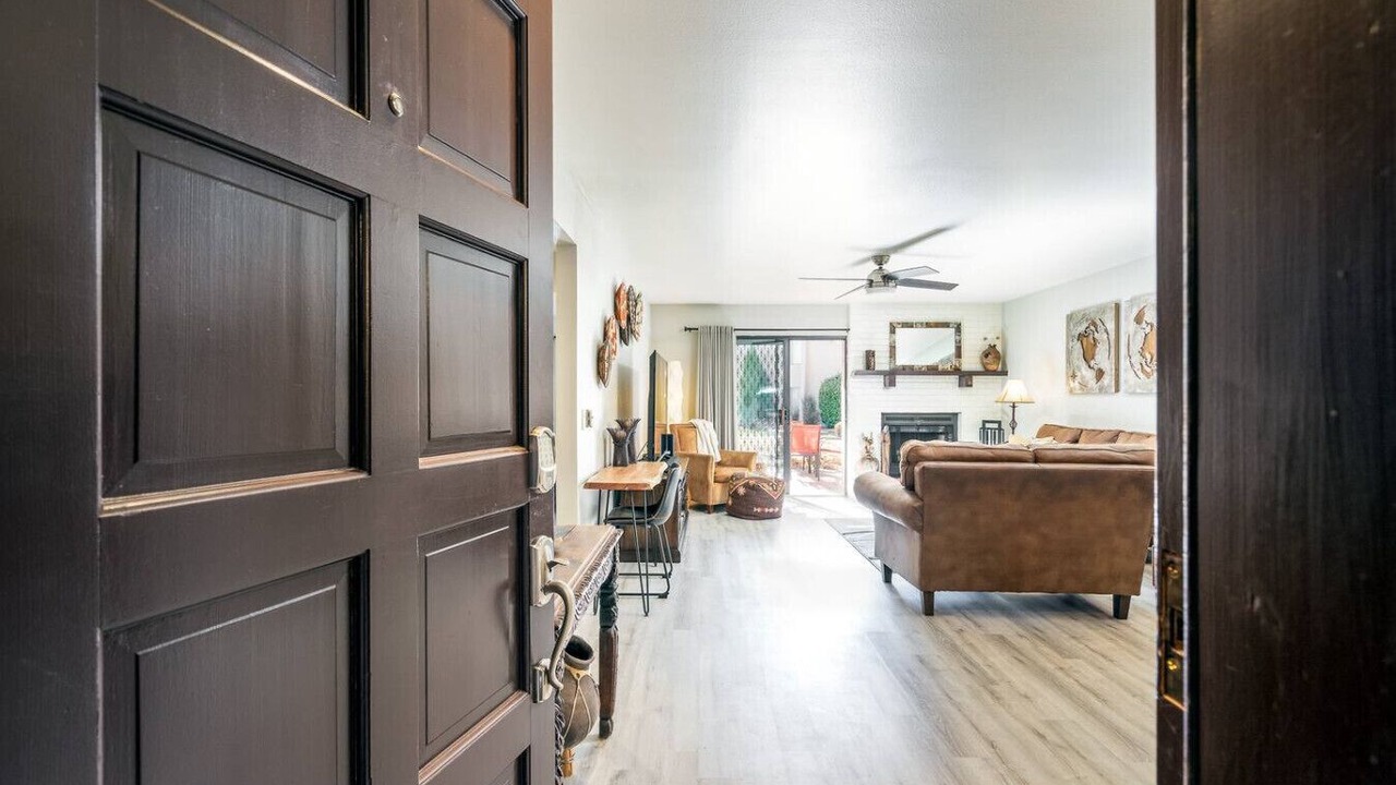 Photo of Livingroom in Oak Creek