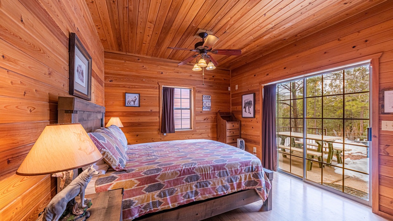 Photo of Bedroom in Christopher Creek