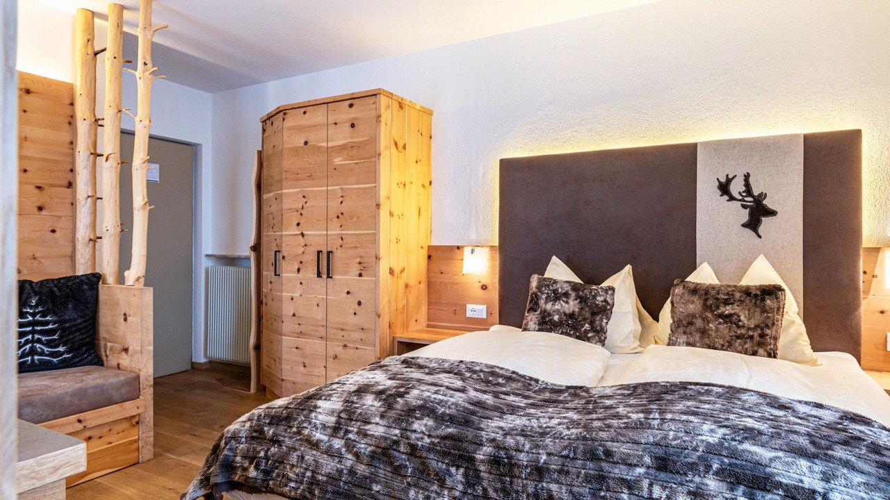 Photo of Bedroom in Laion
