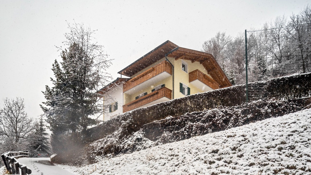 Photo of Outdoor in Laion