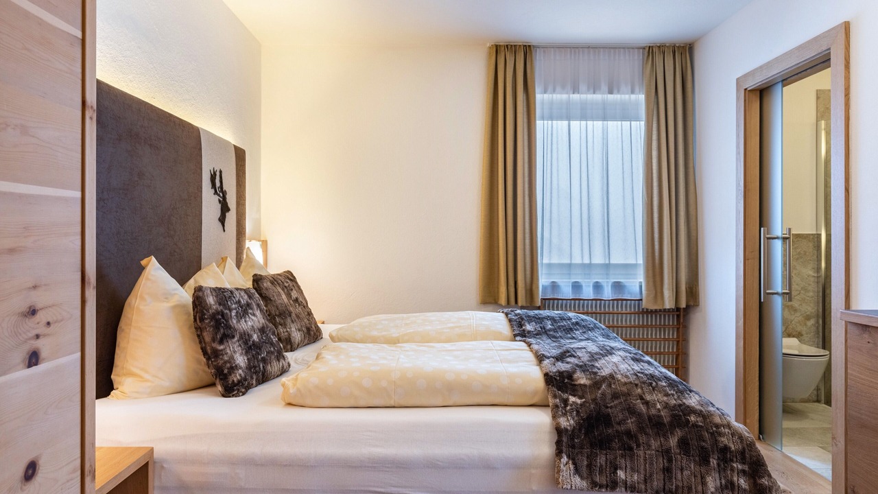 Photo of Bedroom in Laion