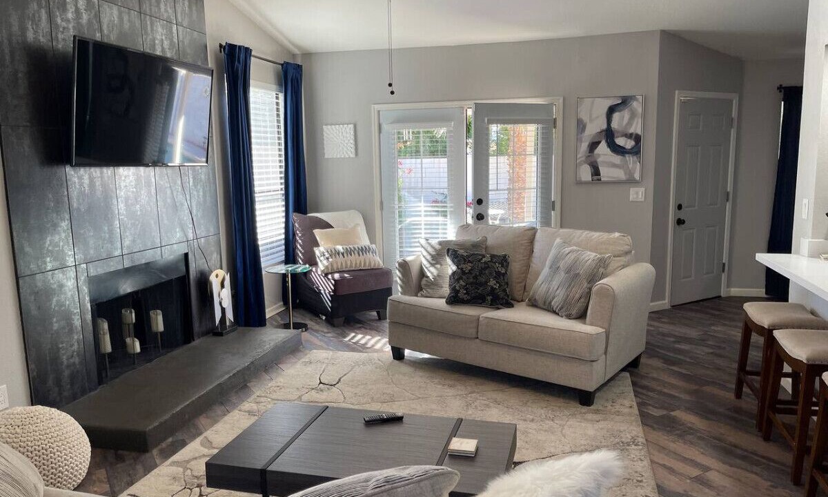 Photo of Livingroom in Garden Lakes Landing