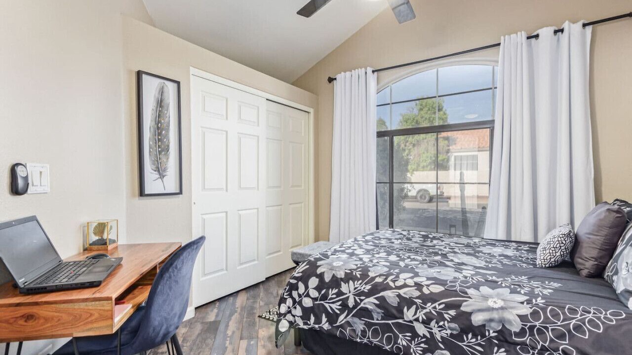 Photo of Bedroom in Garden Lakes Landing
