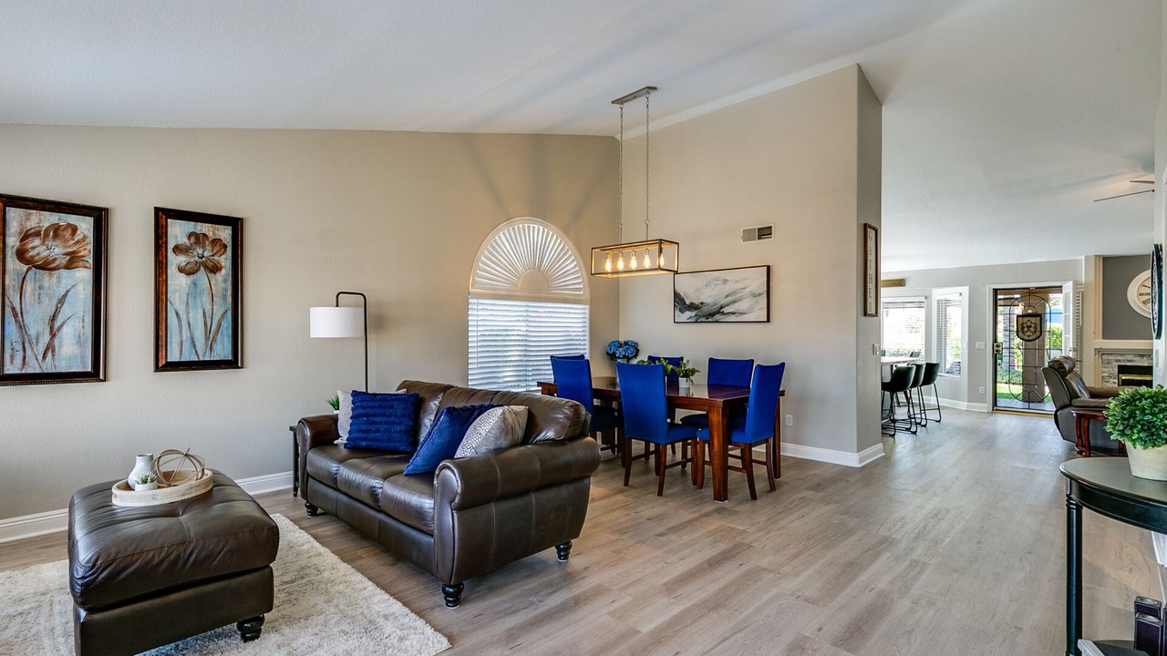 Photo of Livingroom in Palm Valley