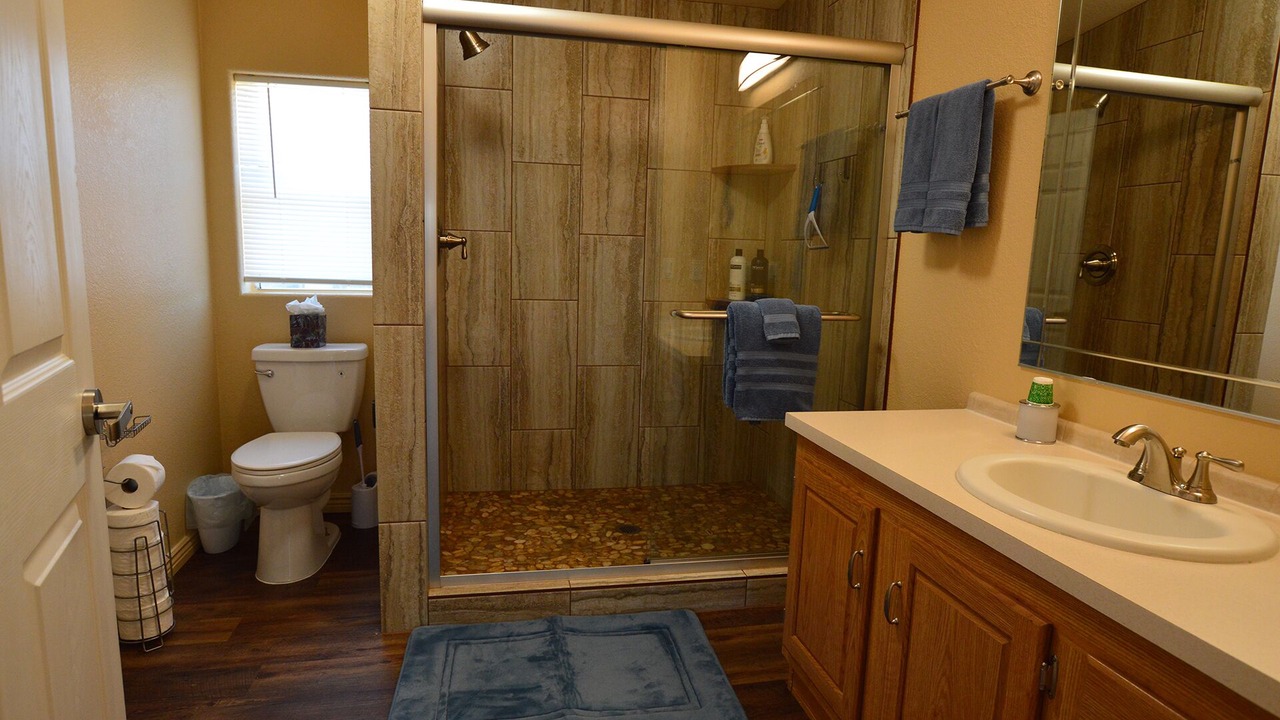 Photo of Bathroom in Page