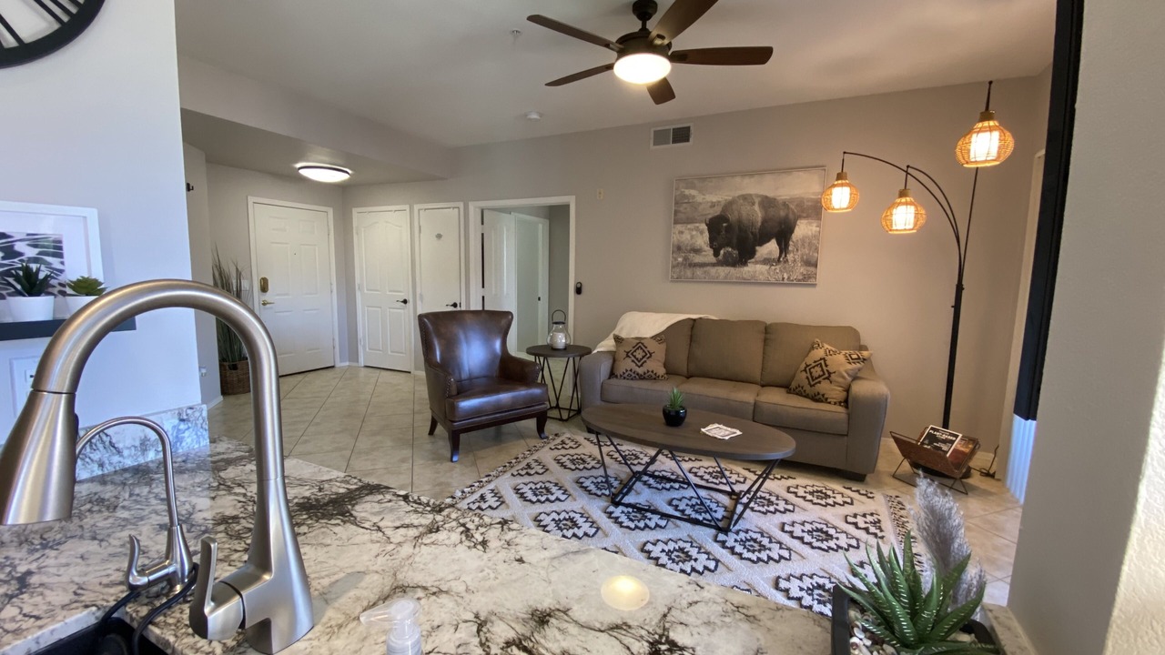 Photo of Livingroom in Surprise