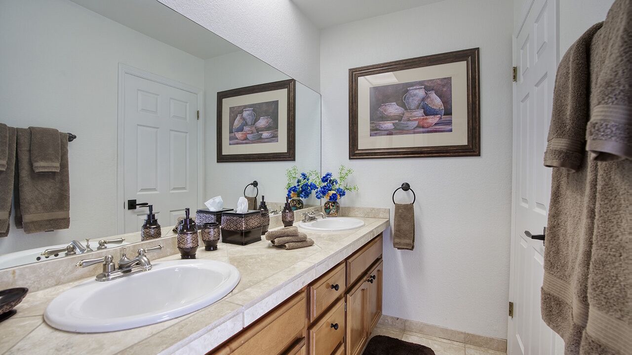 Photo of Bathroom in Biltmore Courts