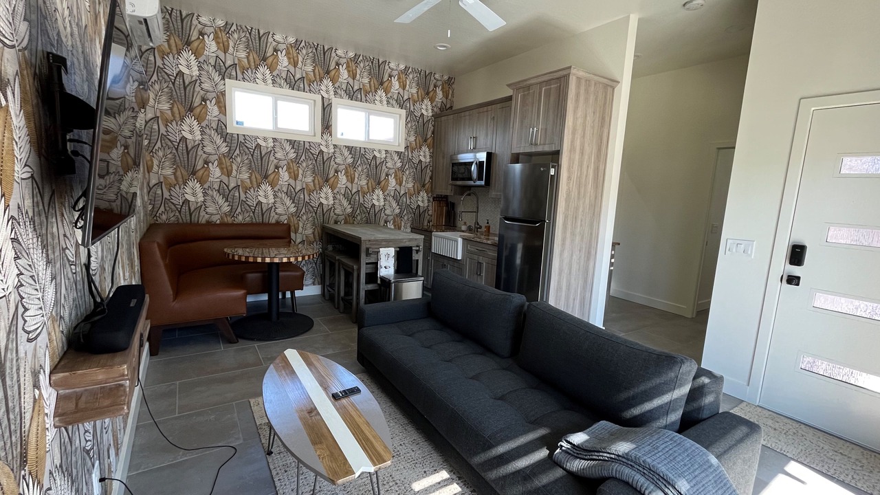 Photo of Livingroom in South Mountain