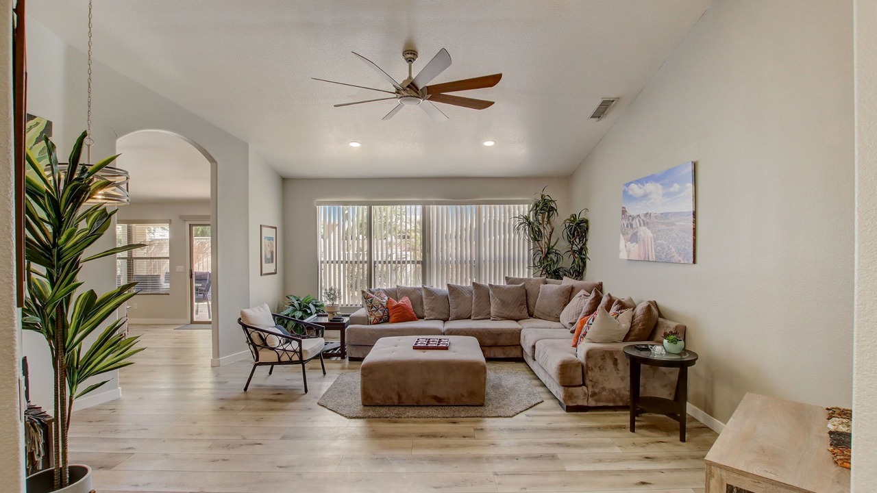 Photo of Livingroom in West Glen Community Association