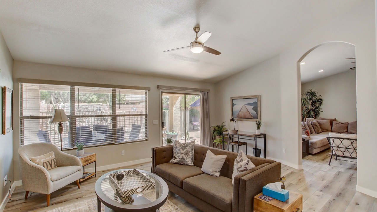 Photo of Livingroom in West Glen Community Association