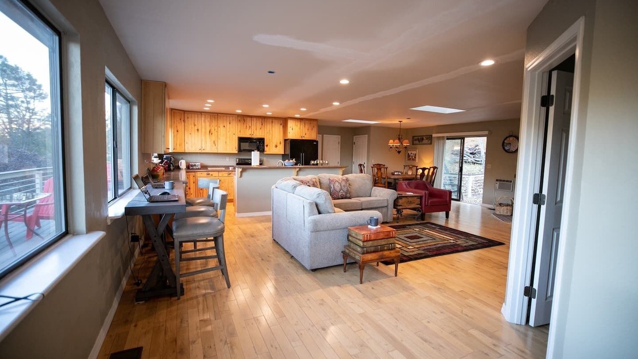Photo of Livingroom in Strawberry