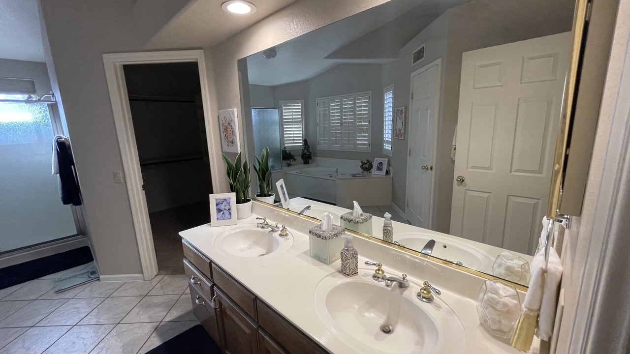 Photo of Bathroom in Val Vista Lakes