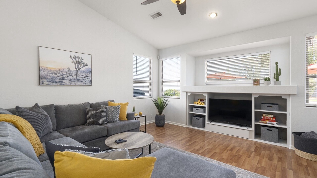 Photo of Livingroom in Greenfield Lakes