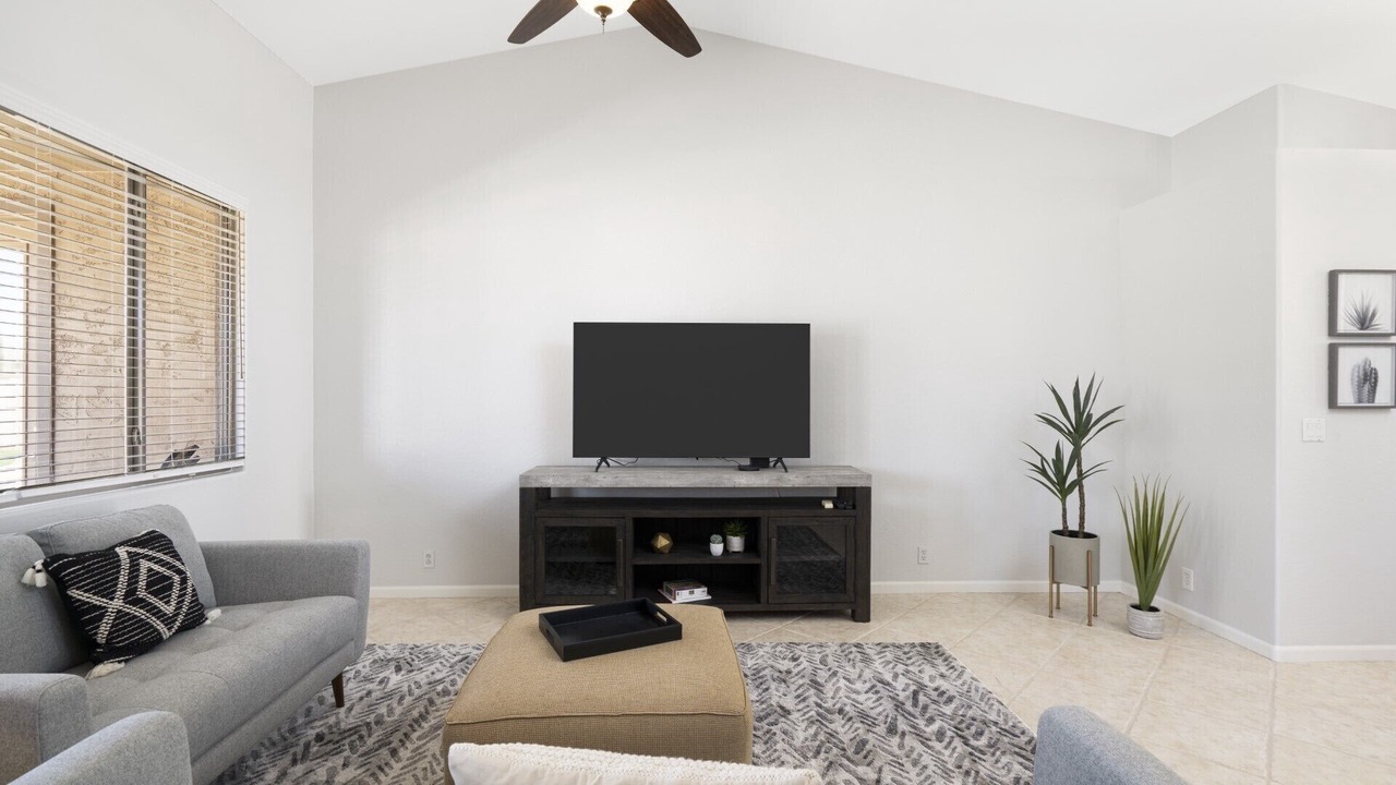 Photo of Livingroom in Greenfield Lakes