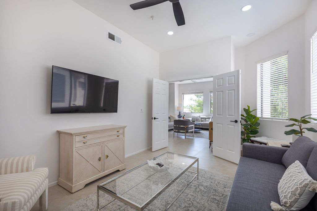 Photo of Livingroom in McCormick Ranch