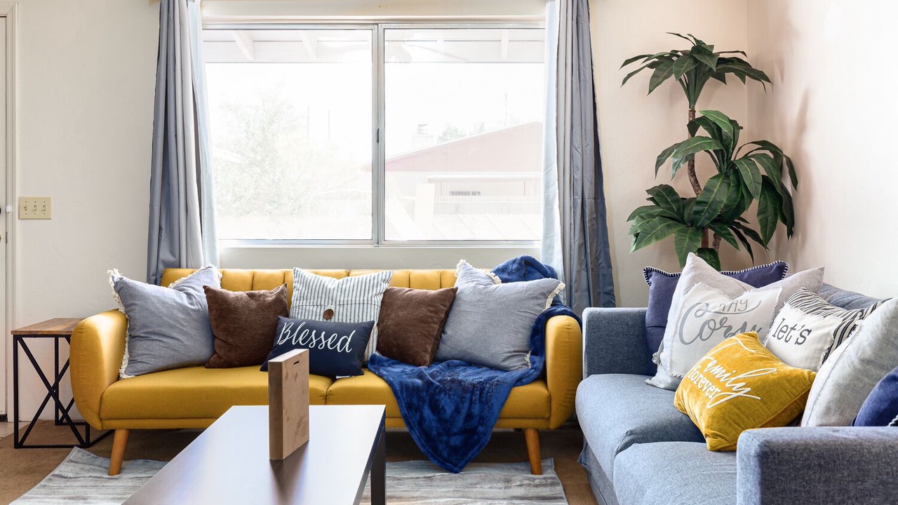 Photo of Livingroom in Midtown