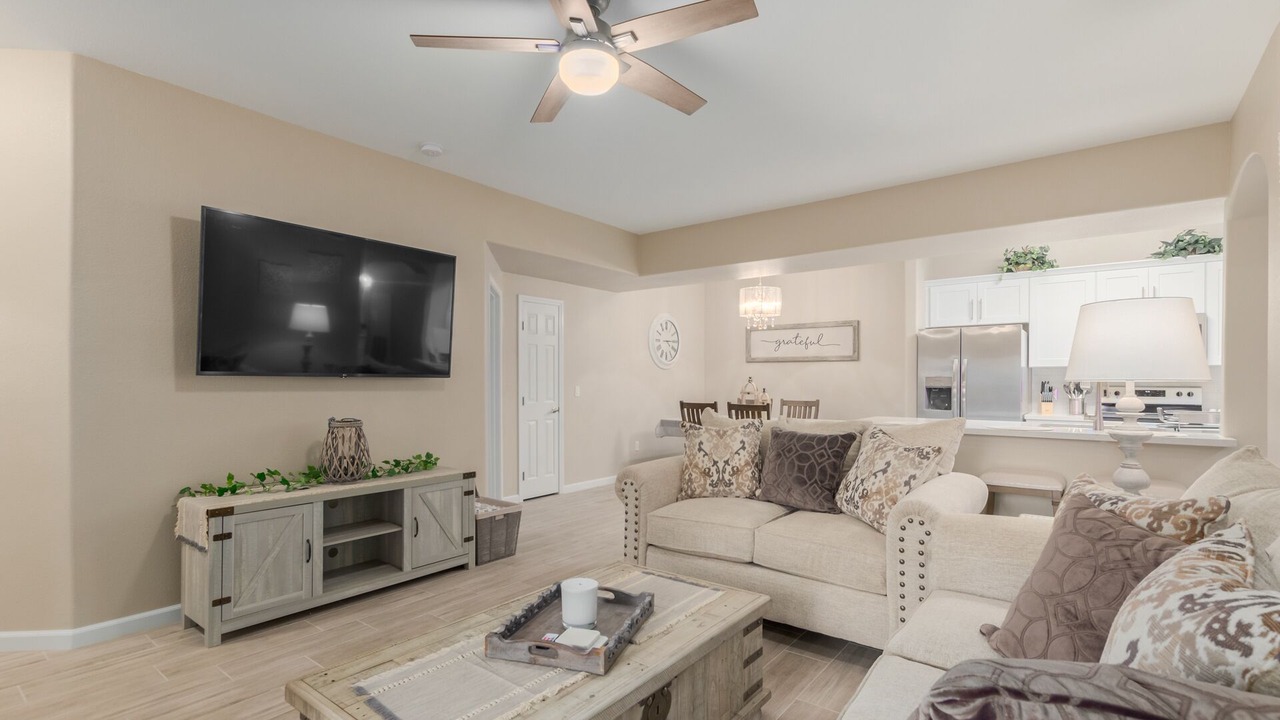 Photo of Livingroom in Parkwood Ranch