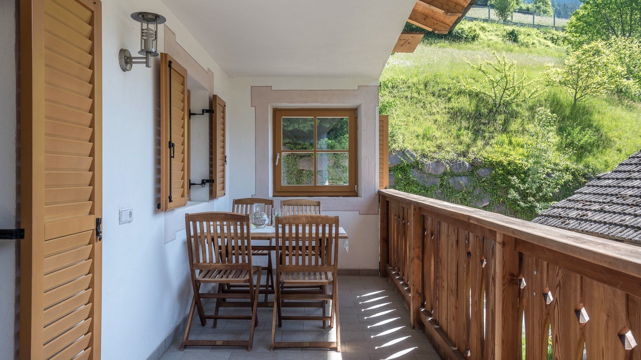 Photo of Outdoor in Laion