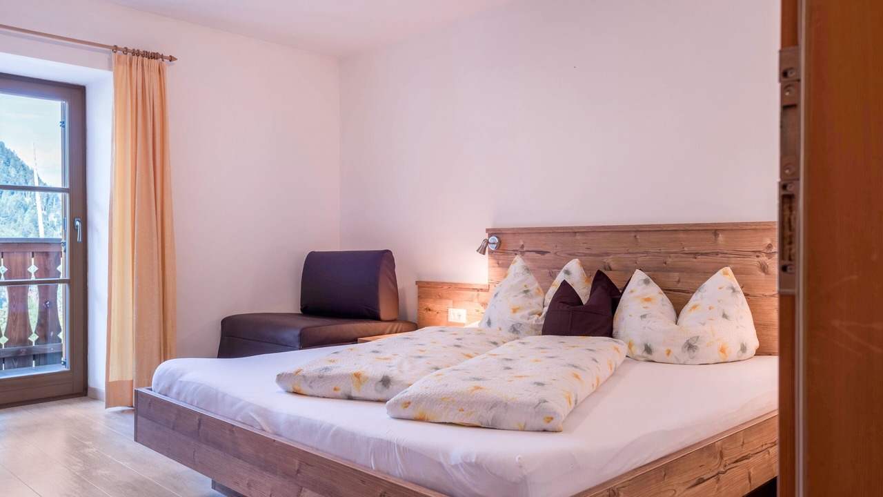 Photo of Bedroom in Laion