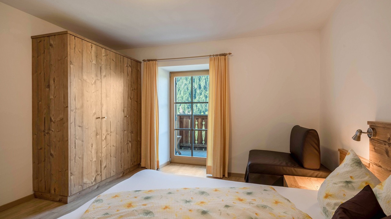 Photo of Bedroom in Laion