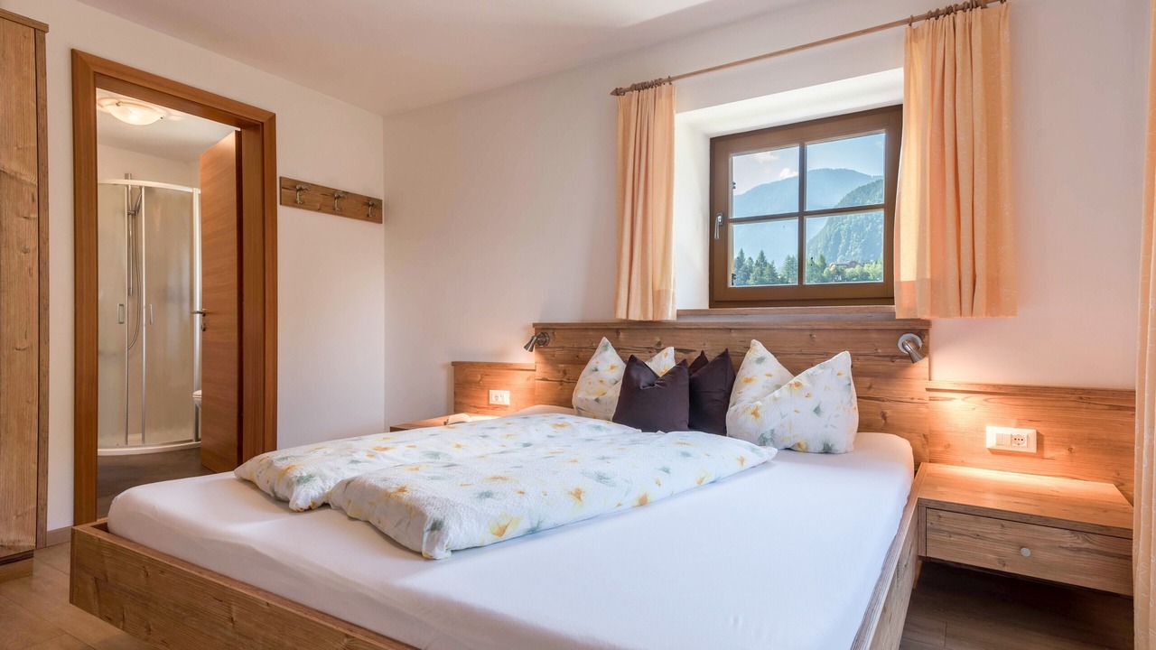 Photo of Bedroom in Laion