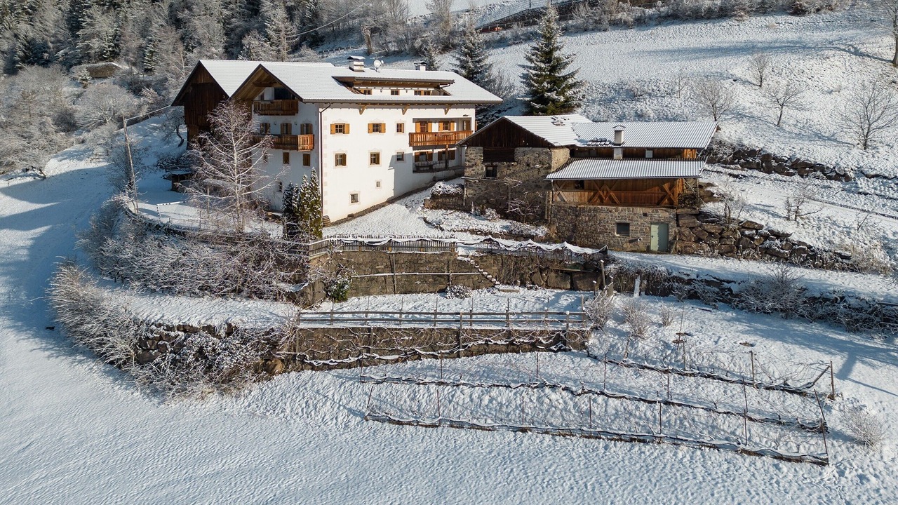 Photo of Outdoor in Laion