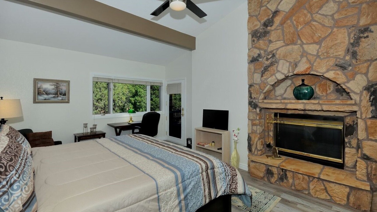 Photo of Bedroom in Oak Creek