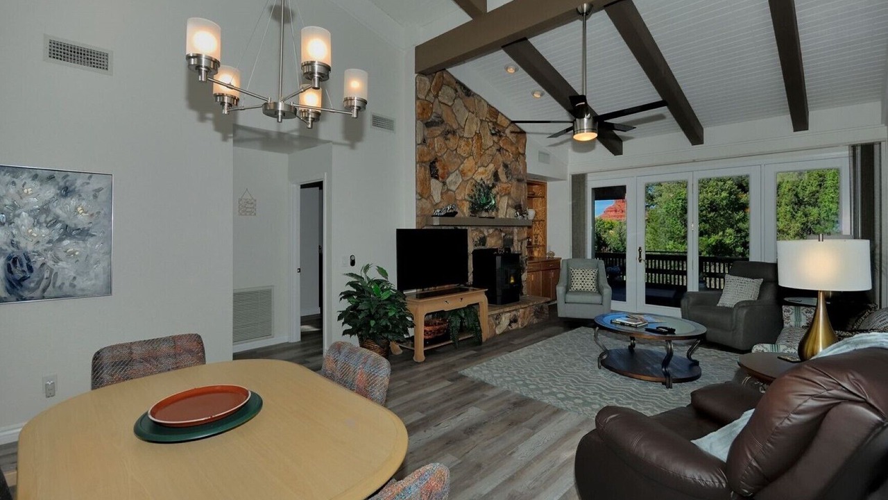 Photo of Livingroom in Oak Creek