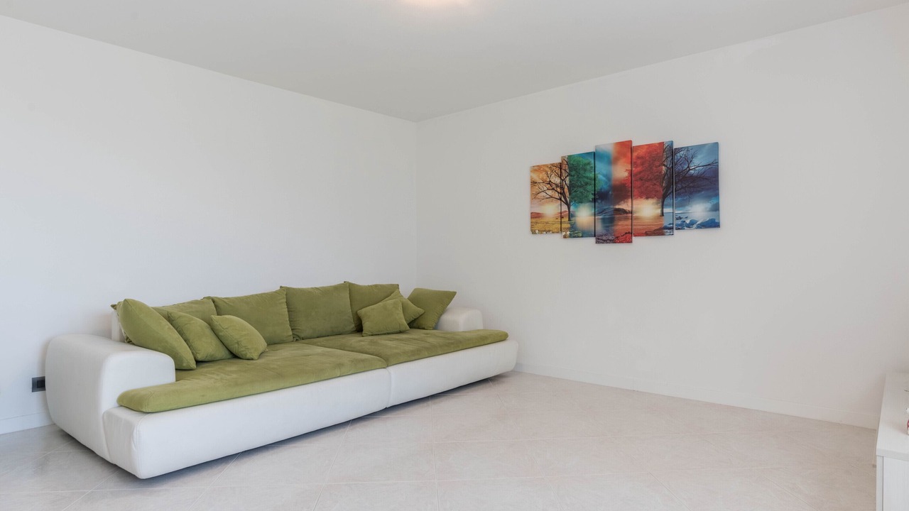 Photo of Livingroom in Dorsino