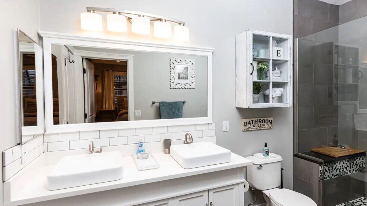 Photo of Bathroom in South Mountain