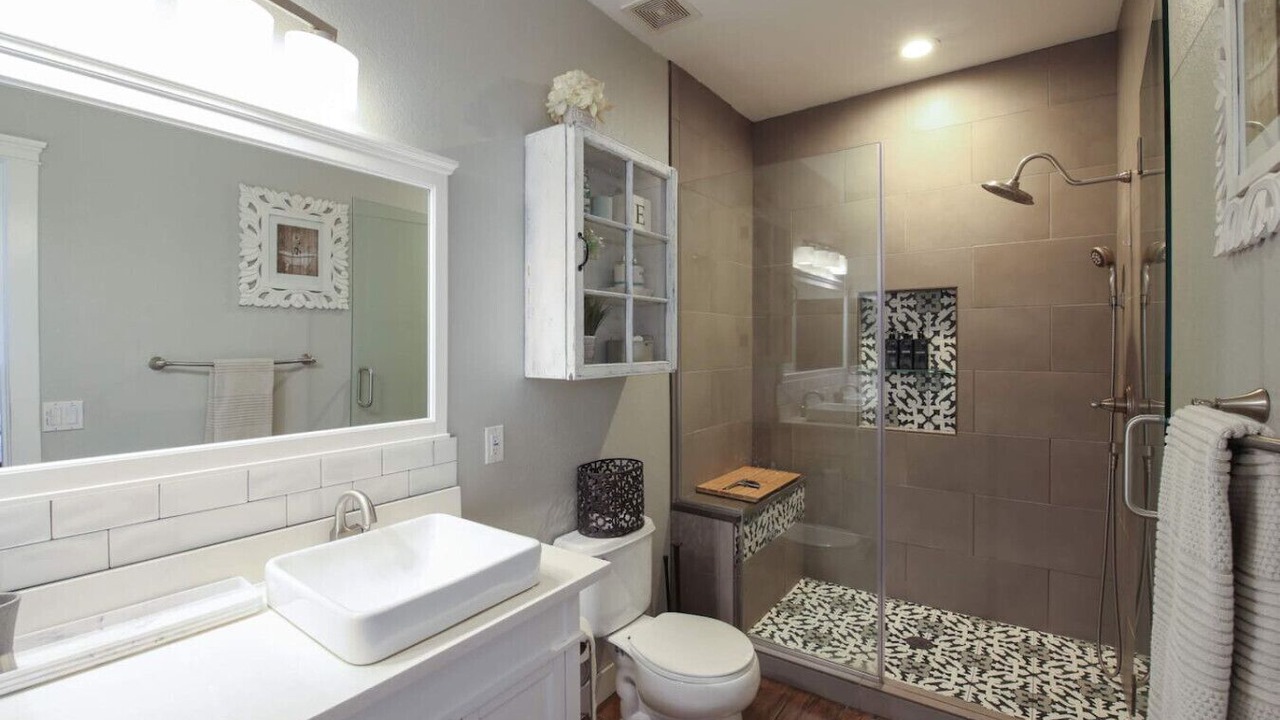 Photo of Bathroom in South Mountain