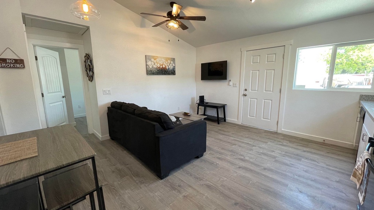 Photo of Livingroom in Globe