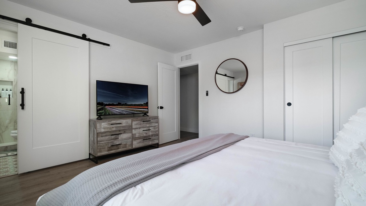 Photo of Bedroom in Mereway Manor