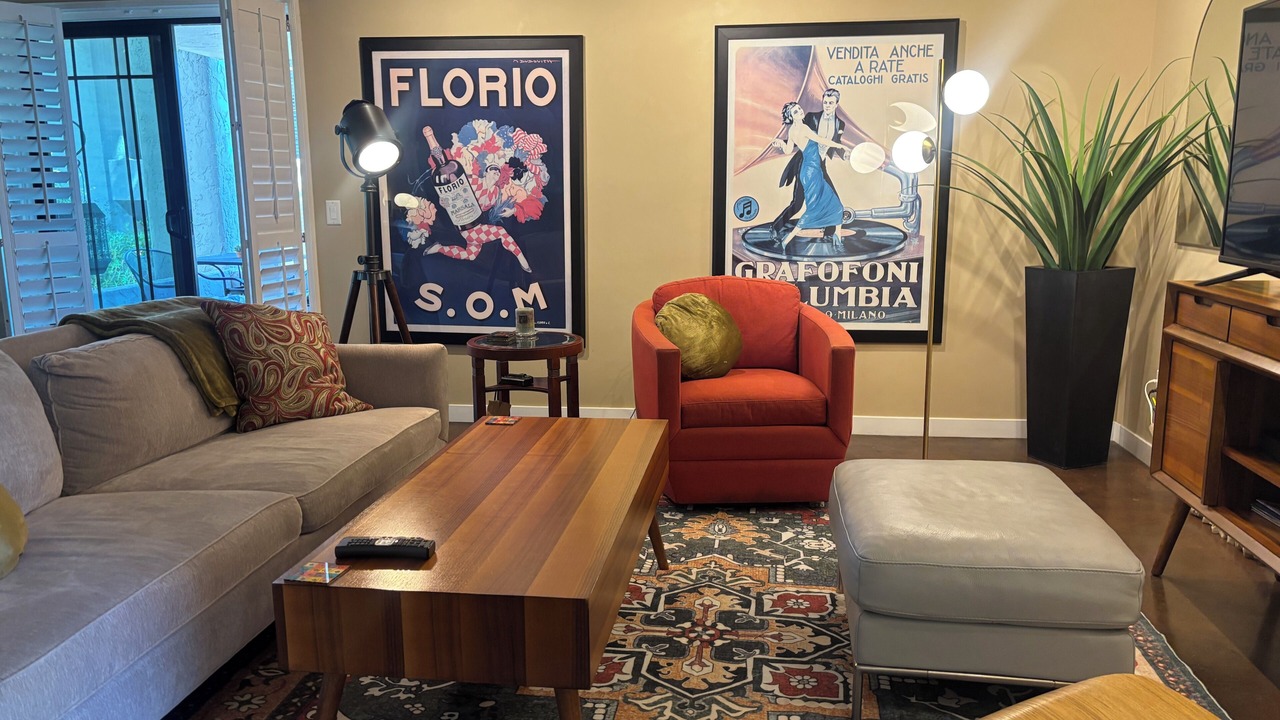 Photo of Livingroom in Bartlett Estates