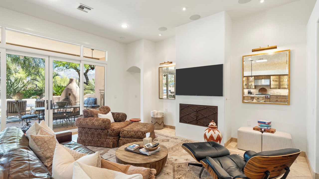 Photo of Bedroom in Shadow Hills
