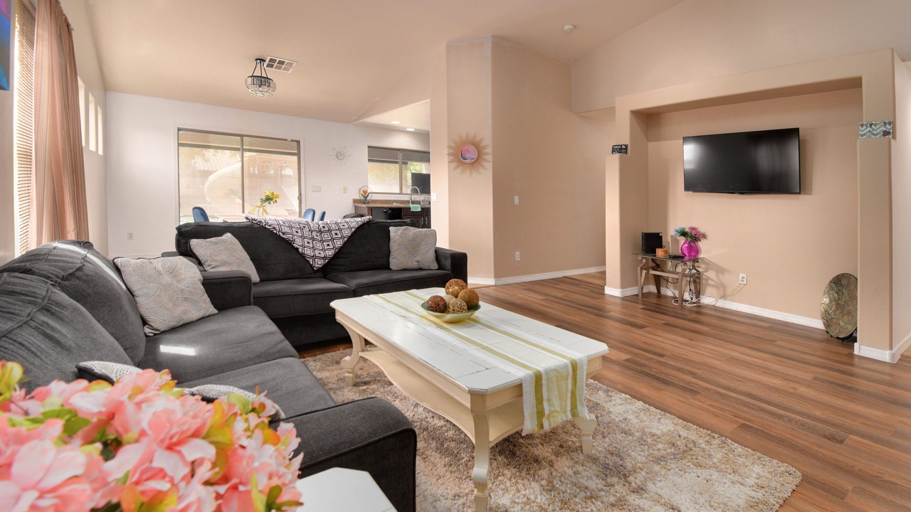 Photo of Livingroom in Laveen Village