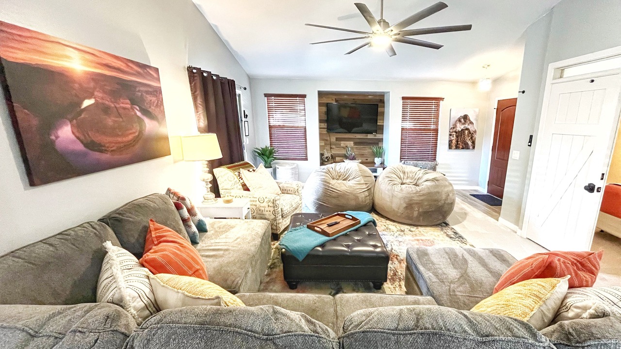 Photo of Livingroom in Villages At Queen Creek