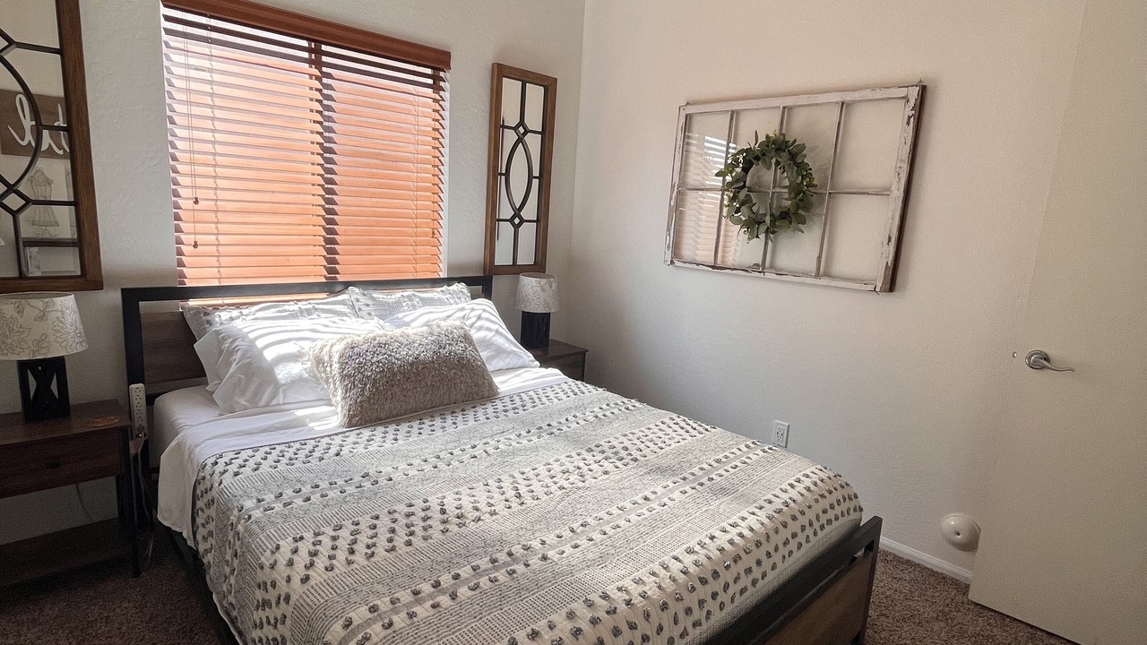 Photo of Bedroom in Litchfield Manor